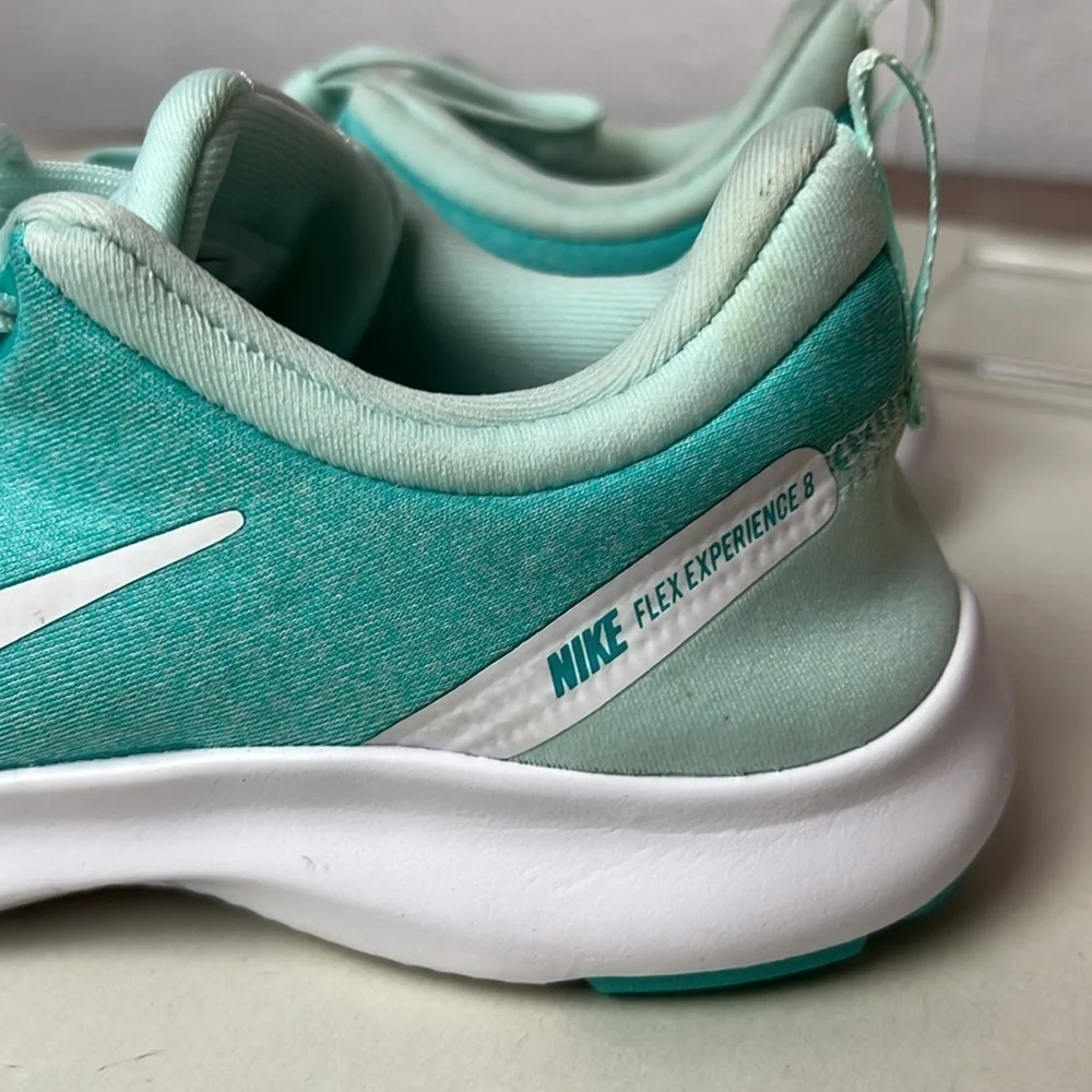 Nike Flex Experience Run 8 Shoe Teal/White Size 6